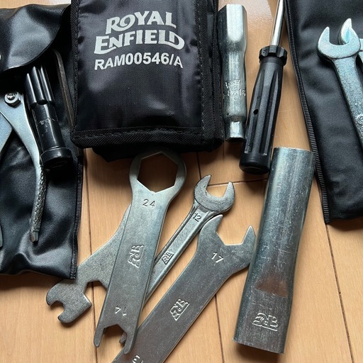 ロイヤルエンフィールド車載工具の写真3枚目