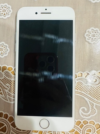 【美品】iPhone8  白　64G  ロック無しの写真2枚目