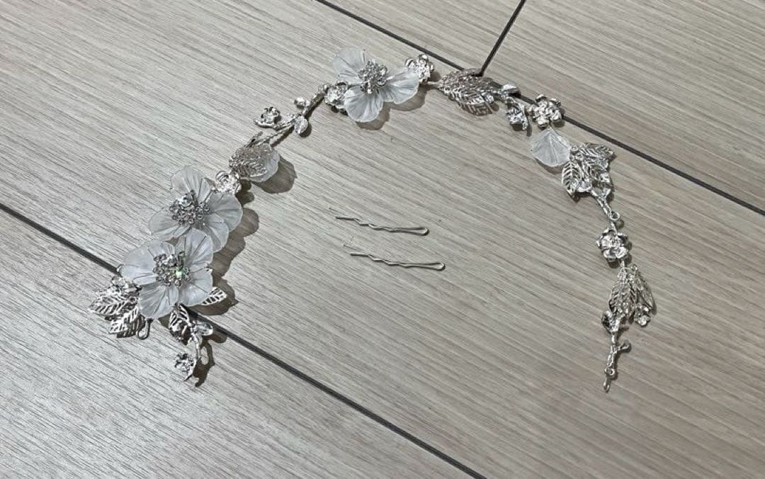 ブライダルヘアアクセサリー 花モチーフ