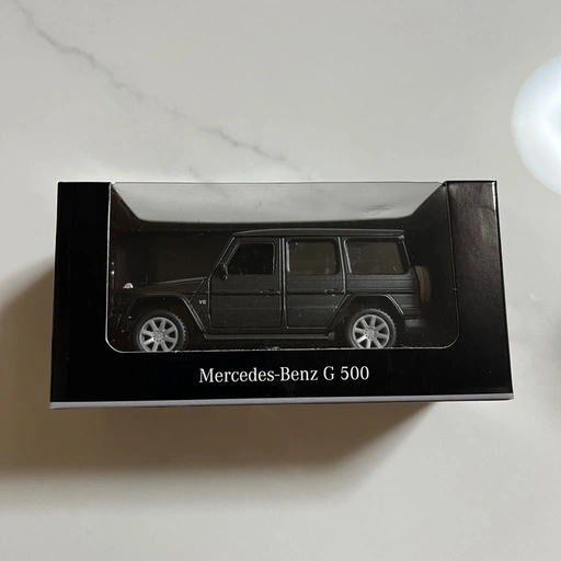 メルセデスベンツG500とプリウスPHVプルバックカーの写真4枚目