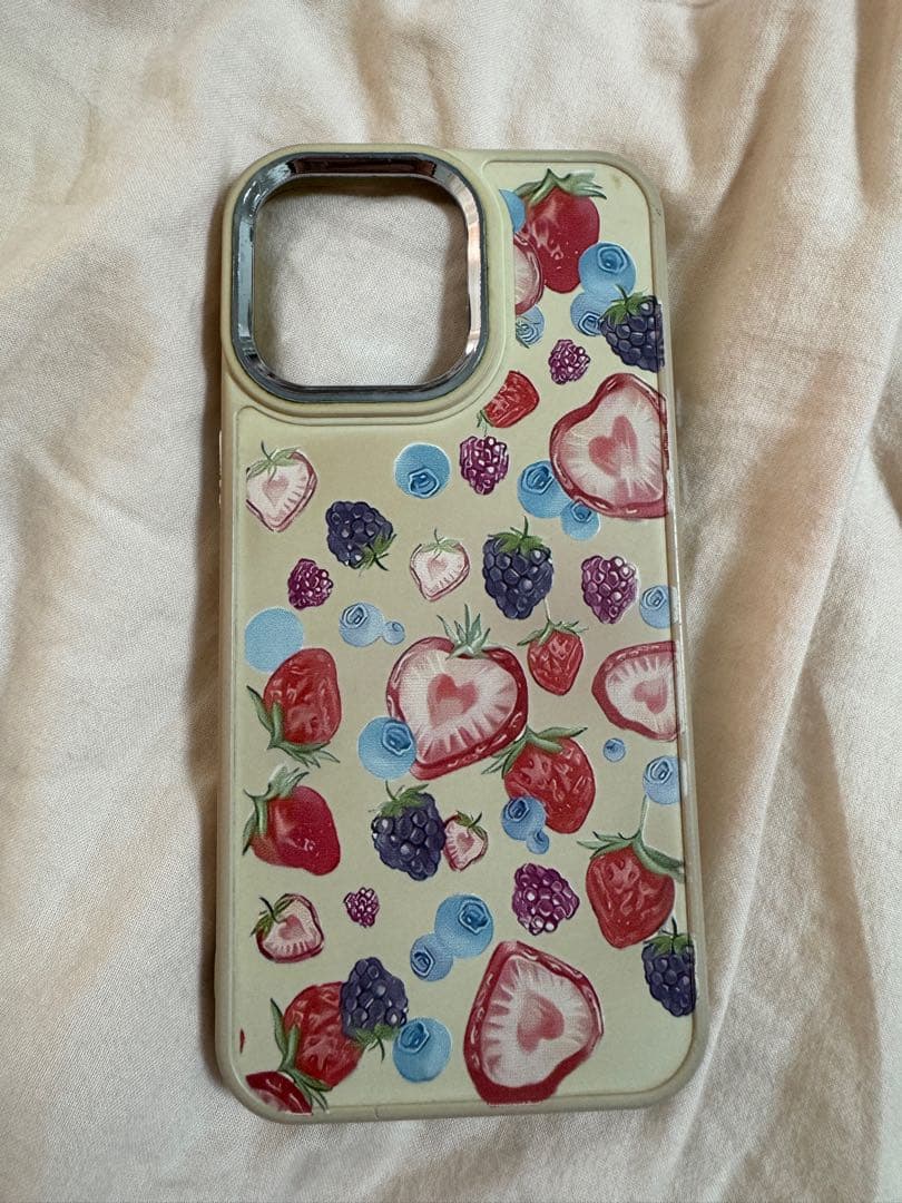 iPhone15promax用ケース フルーツ柄