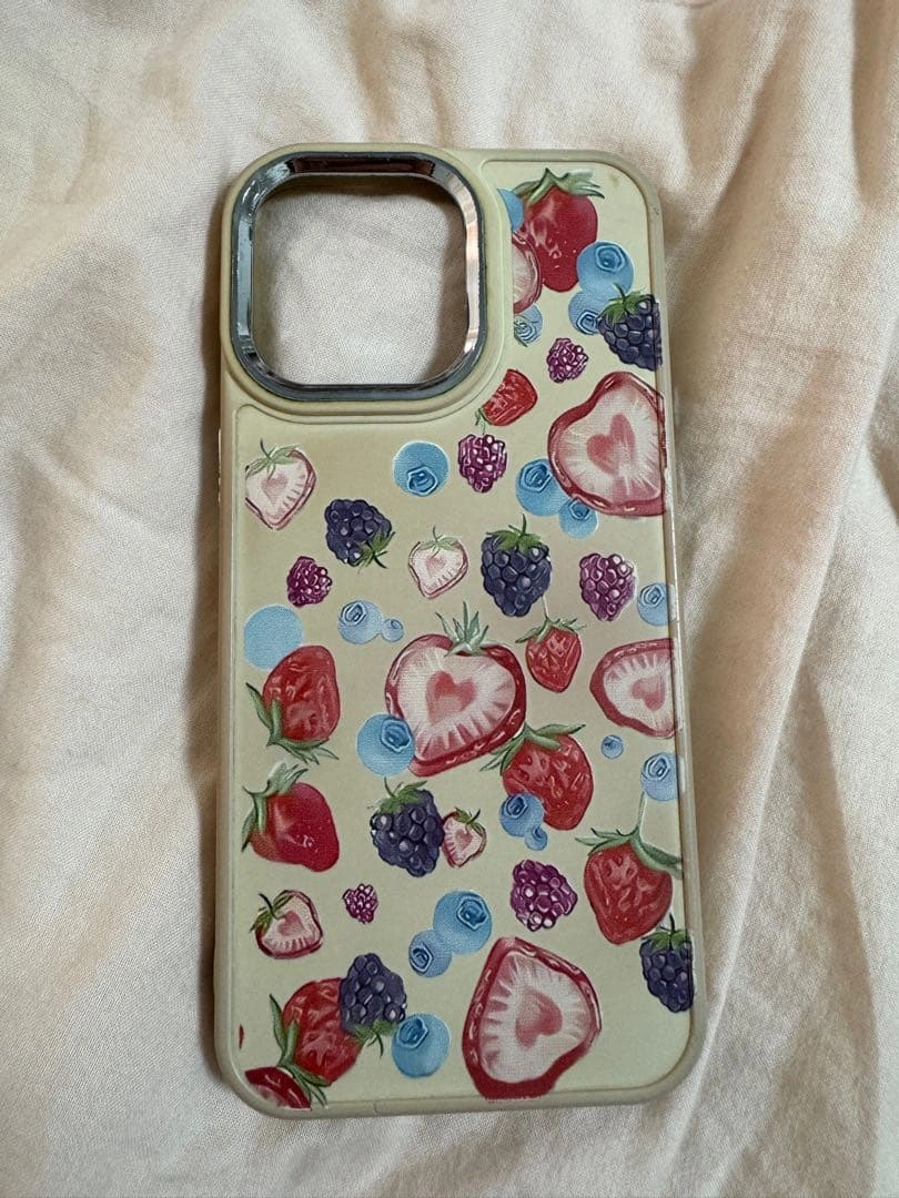 iPhone15promax用ケース フルーツ柄
