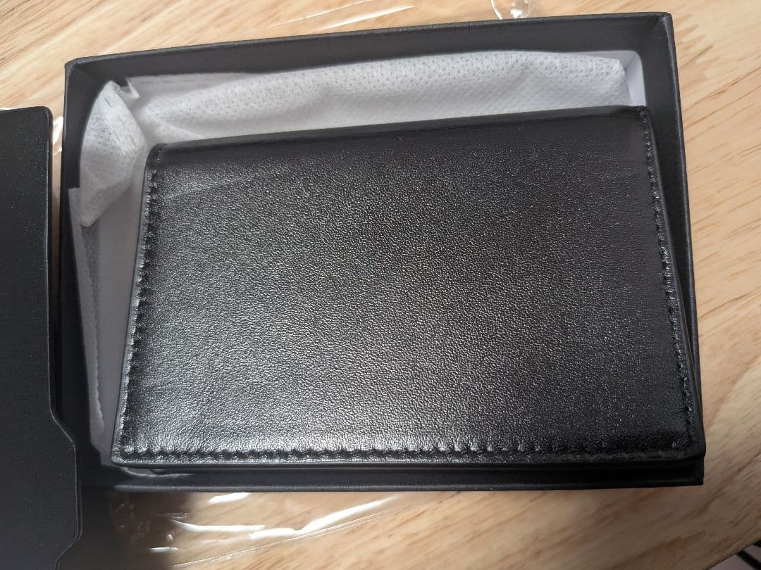 未使用に近い 本革 名刺入れ メンズ カード ビジネス 薄型 仕切り マグネットの写真6枚目