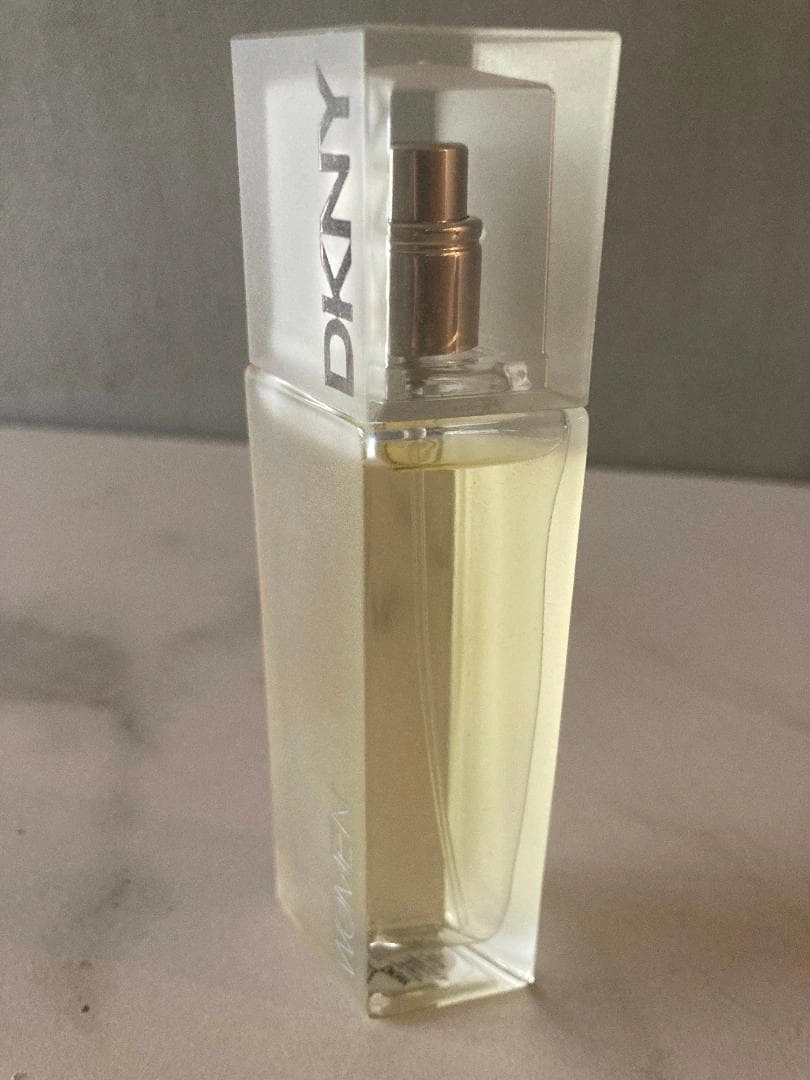 【ほぼ未使用品】50ml DKNY/ダナキャラン WOMENの写真3枚目