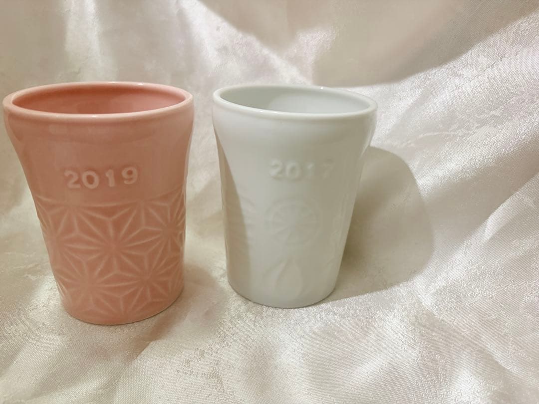 マーロウ 陶器ビーカー 2個セット 2019年ピンク（35th）＆ホワイトの写真2枚目