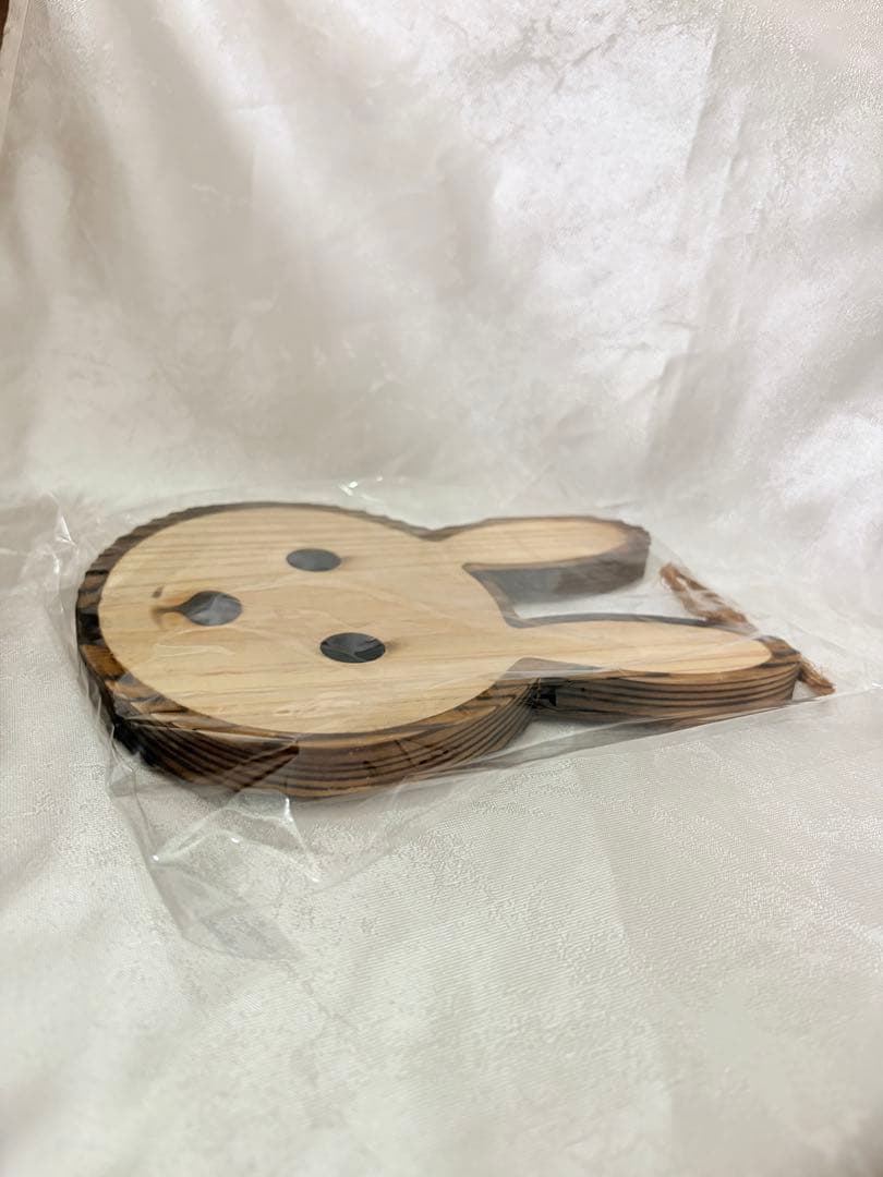 【新品・未使用】うさぎ型 焼杉 鍋敷き（萬古焼 三陶）の写真3枚目