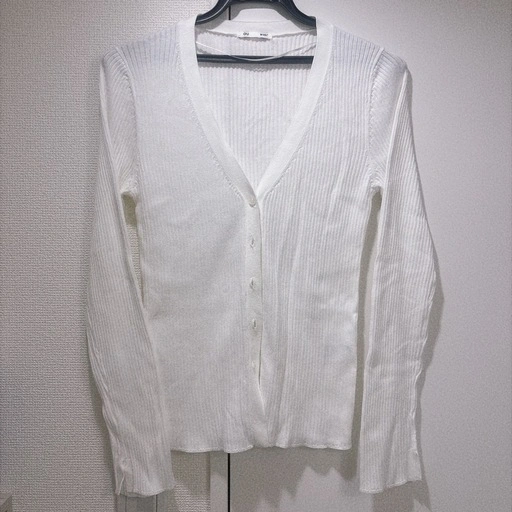 GU リブVネックカーディガン