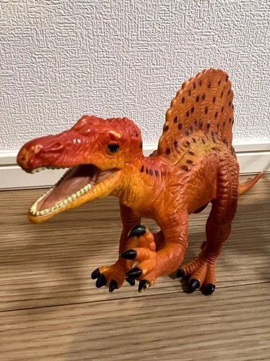 恐竜のフィギュアの写真2枚目