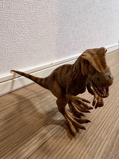 恐竜のフィギュアの写真3枚目