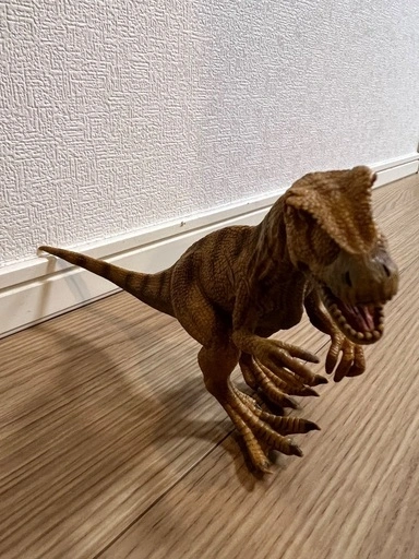 恐竜のフィギュアの写真3枚目