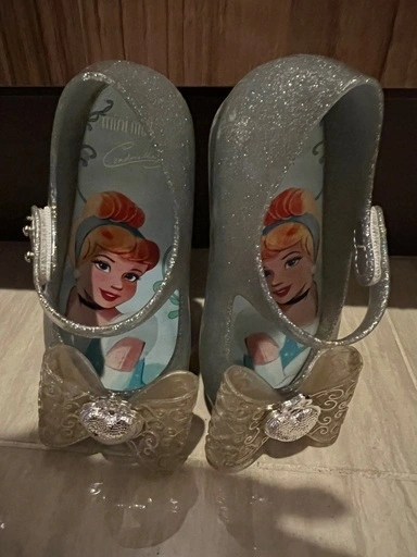 mini melissa(ミニ メリッサ)のプリンセスシューズの写真2枚目