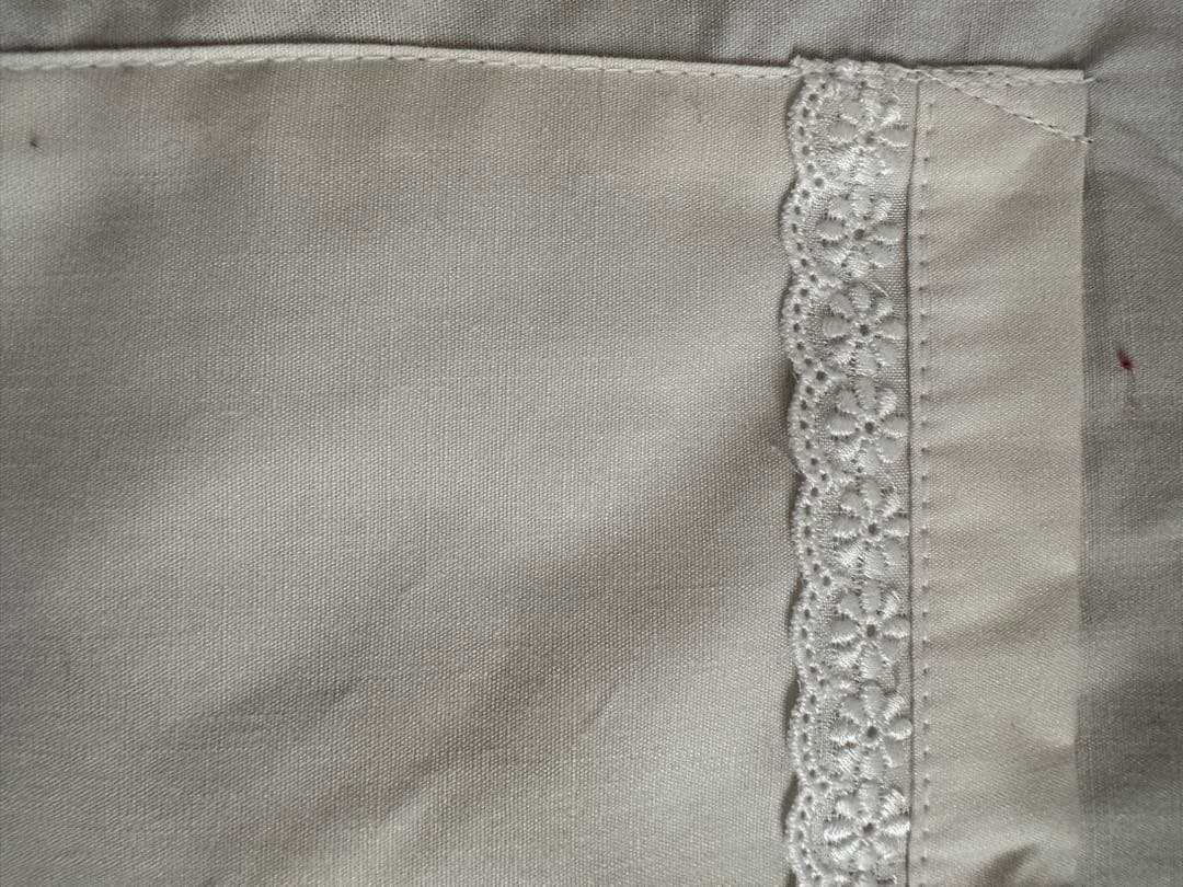 belene ホワイトエプロン 刺繍付きの写真7枚目