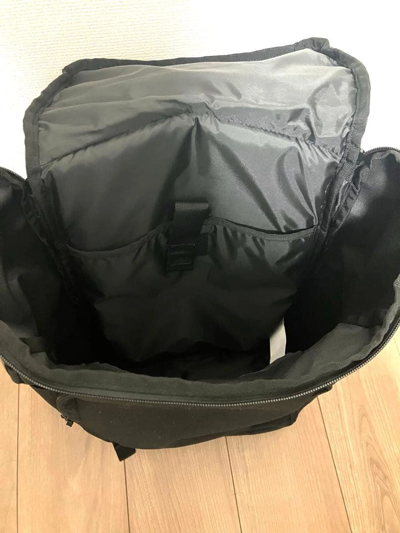 無印良品 肩の負担を軽くする 撥水 上から開く リュックサック 黒の写真4枚目