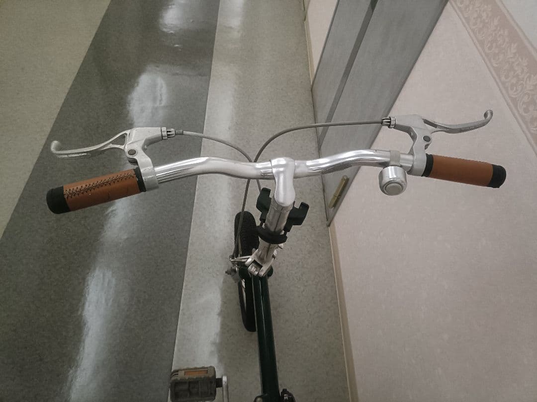 ルイガノ14インチ折りたたみ自転車ミニベロ渋谷区リアキャリアキャスター付訳ありの写真4枚目