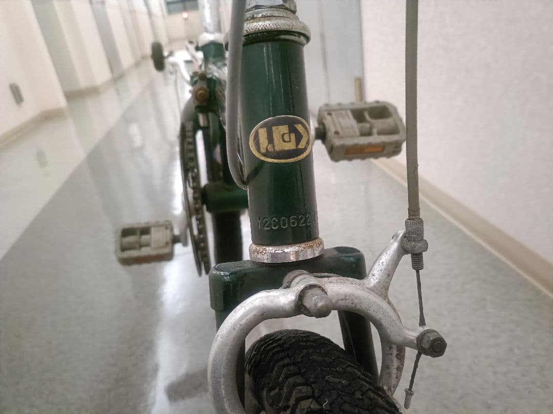 ルイガノ14インチ折りたたみ自転車ミニベロ渋谷区リアキャリアキャスター付訳ありの写真6枚目