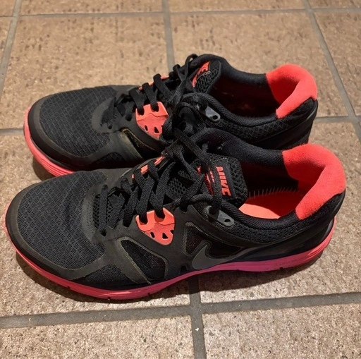 NIKE 24.5CM 中古品