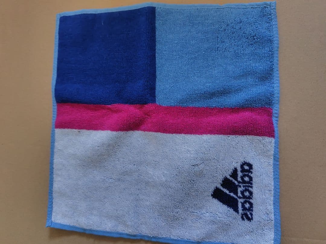 adidas タオルハンカチ S1001の写真3枚目