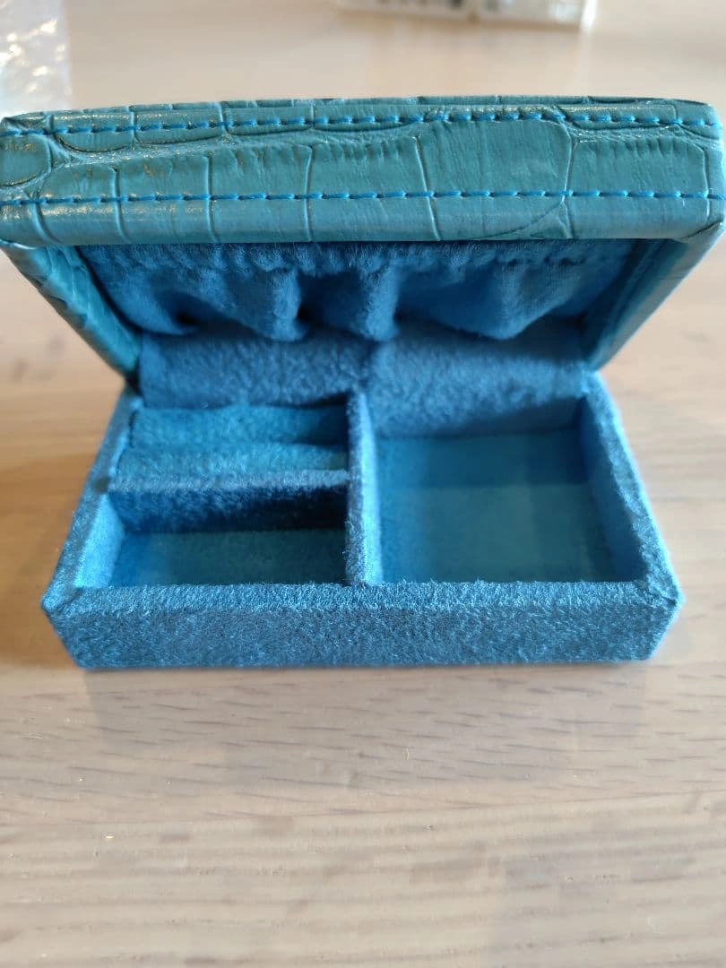 Francfrancクロコダイル調 アクセサリーケースの写真2枚目