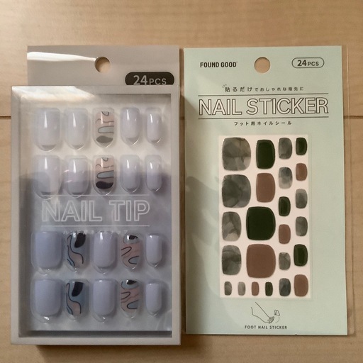 新品☆ネイルチップとネイルシール