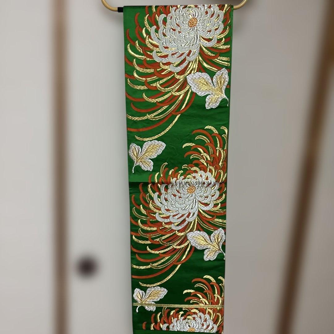 【華やか】正絹 袋帯 鮮やか緑地 大菊 糸菊 金糸 銀糸 振袖 成人式 レトロの写真2枚目