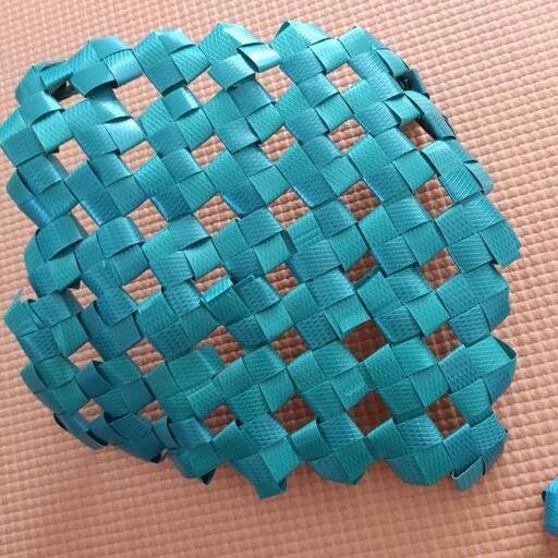 硬いPPバンドのようなもので作ったもので作った鍋敷きの写真5枚目