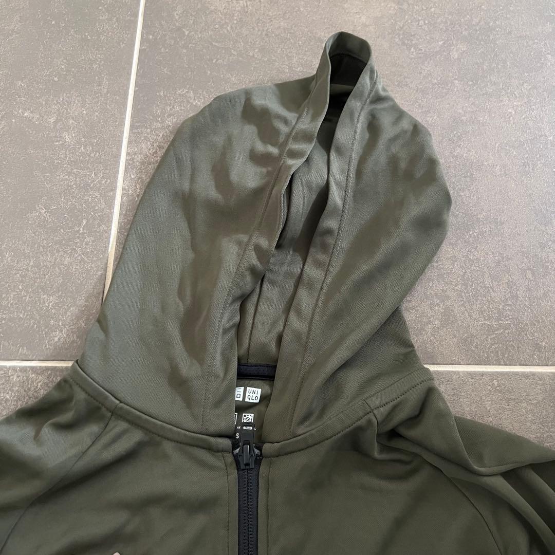 UNIQLO ナイロンフルジップパーカー カーキ　Sサイズの写真4枚目