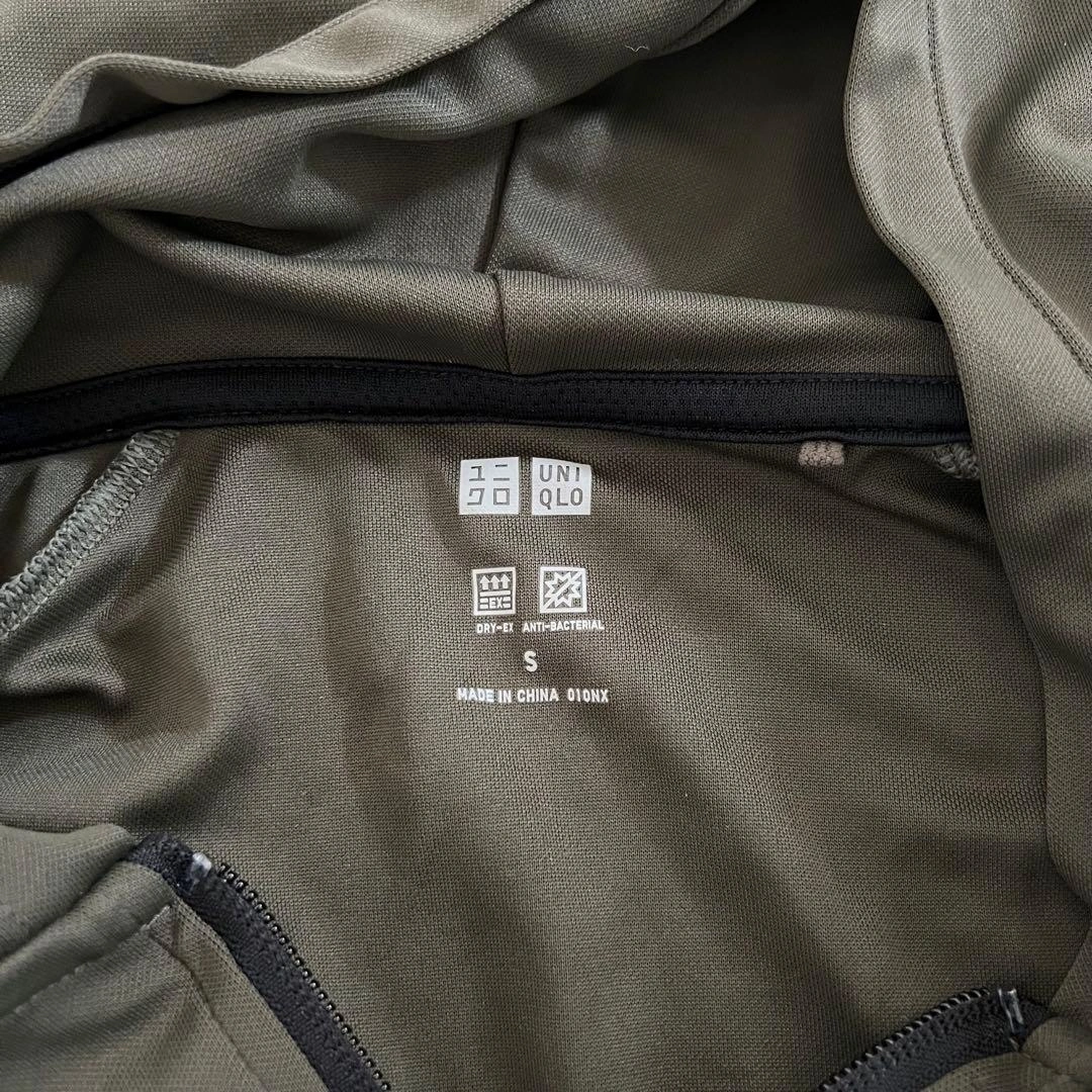 UNIQLO ナイロンフルジップパーカー カーキ Sサイズの写真5枚目