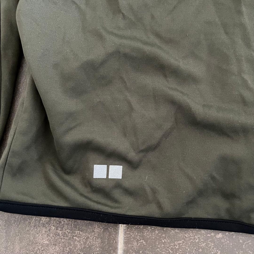 UNIQLO ナイロンフルジップパーカー カーキ　Sサイズの写真8枚目