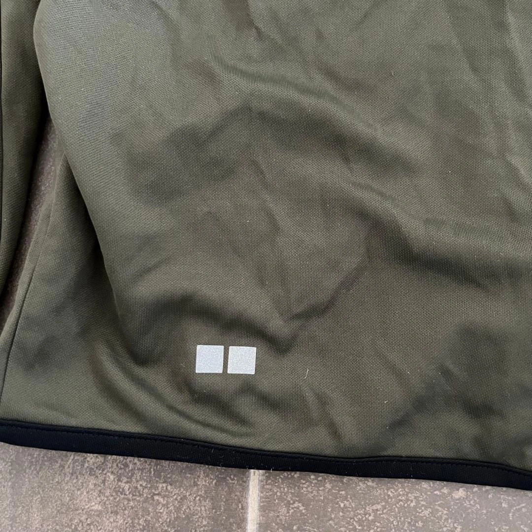 UNIQLO ナイロンフルジップパーカー カーキ Sサイズの写真8枚目
