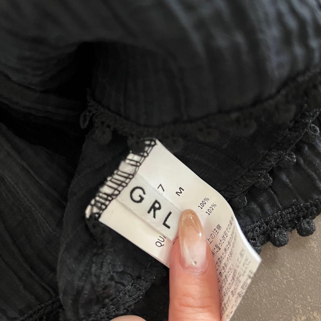 新品未使用　GRL 2Wayフリルショート丈ブラウス ブラックの写真4枚目