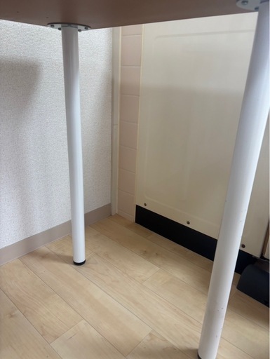 IKEA　 ホワイトデスク 幅120×奥行60×高さ74cm シンプル 机の写真4枚目