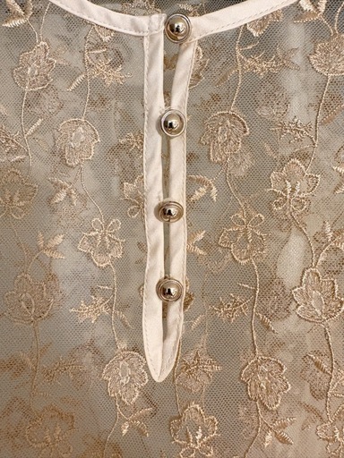 【美品】秋服　Lily Brown 花柄刺繍レース 半袖トップスの写真3枚目