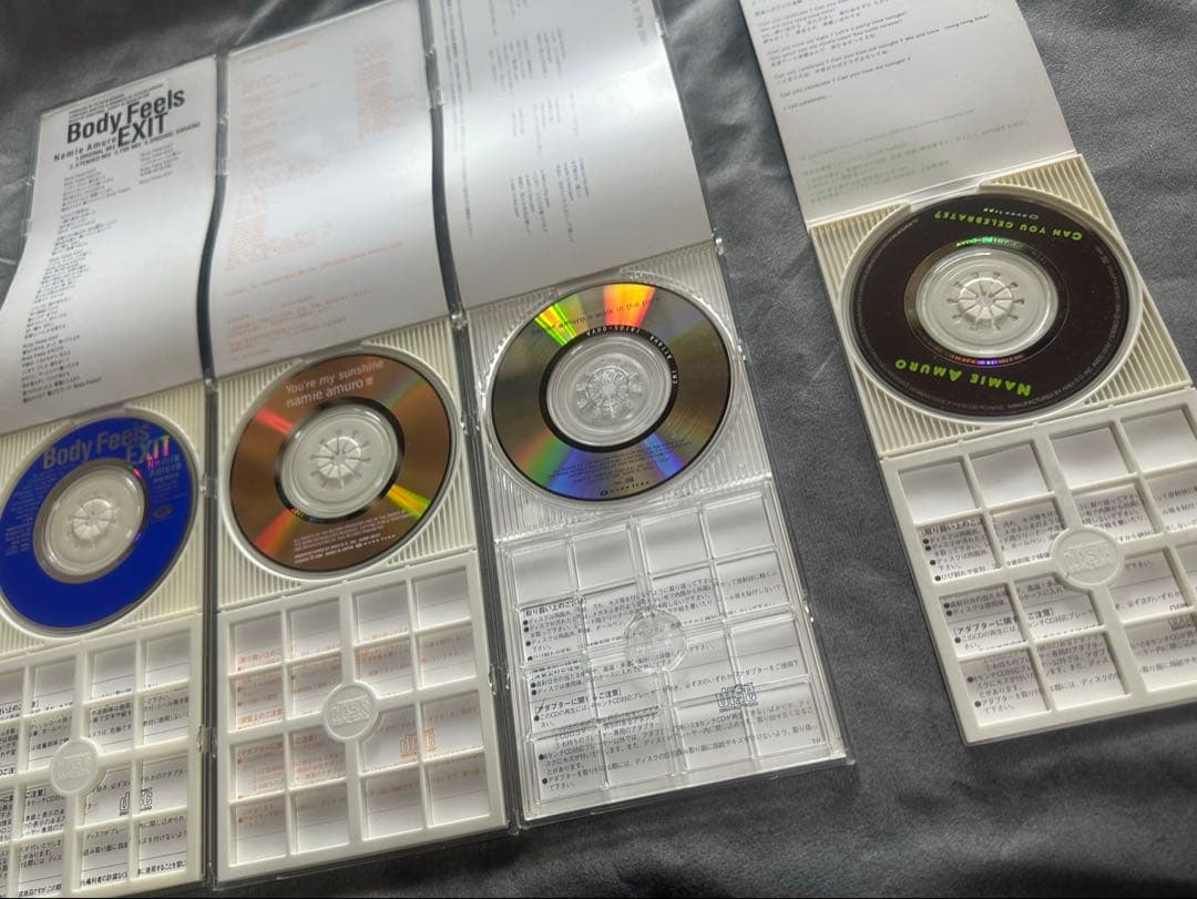 安室奈美恵 8cm CD 4枚セット 3枚ハードケース付 短冊CD 90年代の写真3枚目