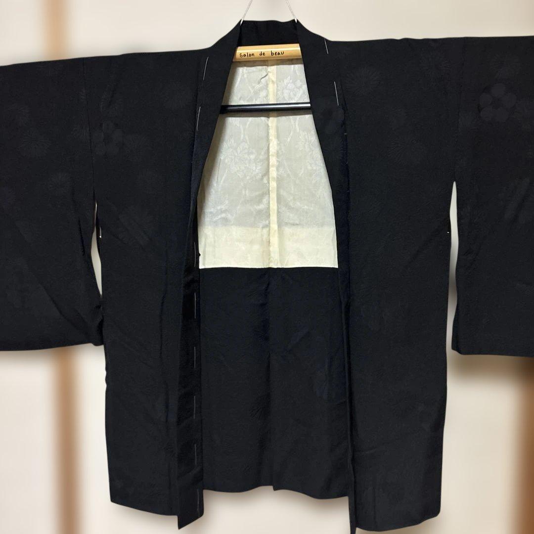 【新品未使用】黒羽織 しつけ糸付き 薄手 地紋入り 昭和レトロ 着物羽織リメイクの写真3枚目
