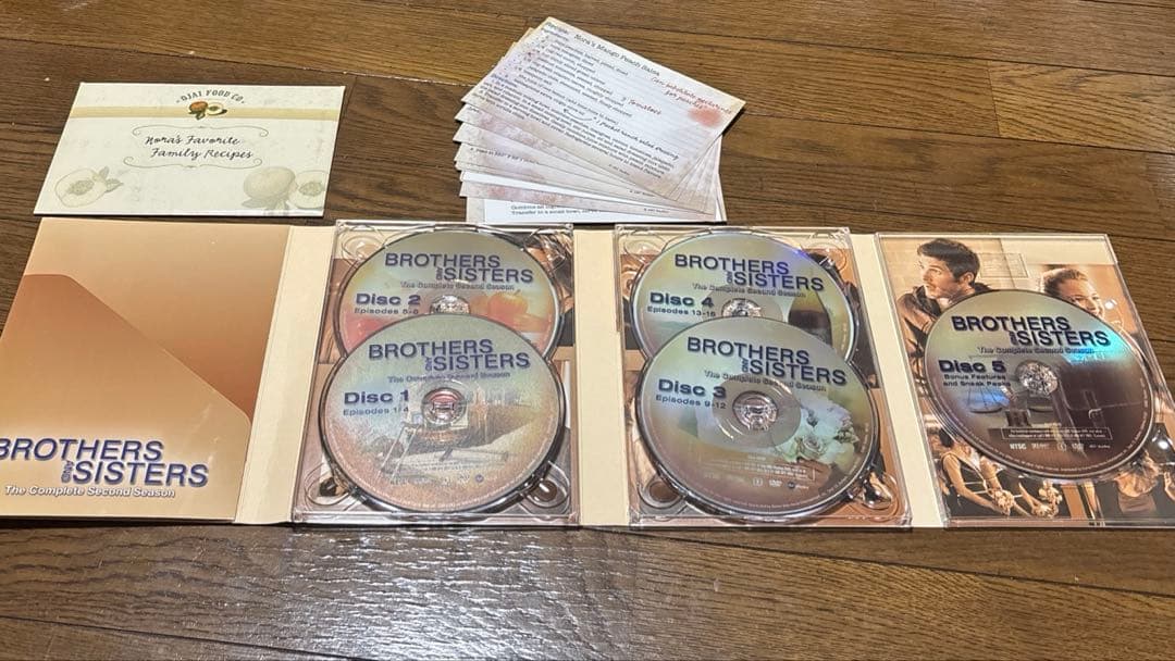 【北米版DVD】ブラザーズ&シスターズ シーズン1＆2 セット（英語学習・洋画）の写真4枚目