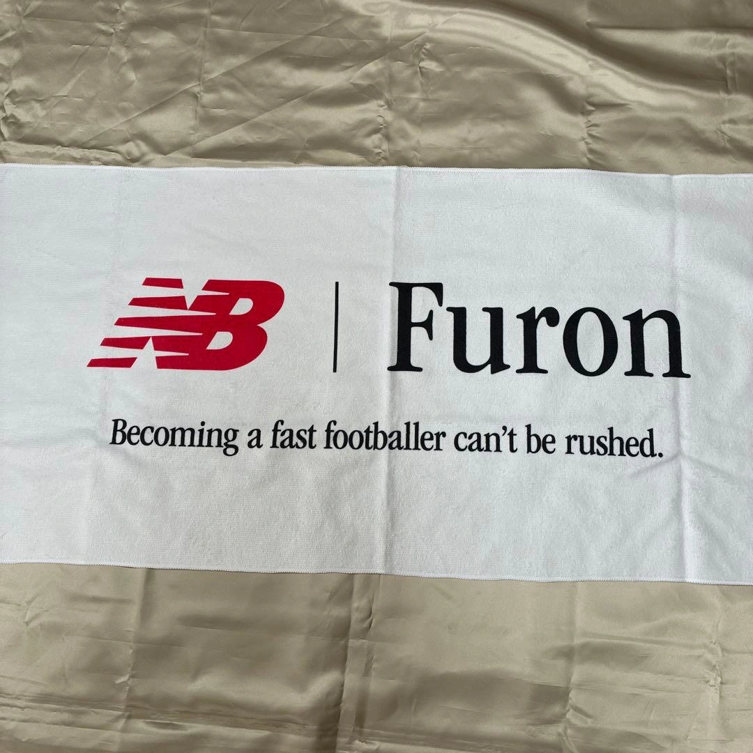 【新品】New Balance Furonスポーツタオル サッカーニューバランスの写真2枚目