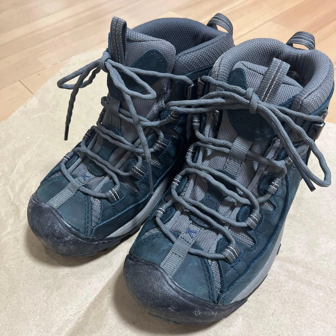 KEEN トレッキングシューズ アウトドアブーツ