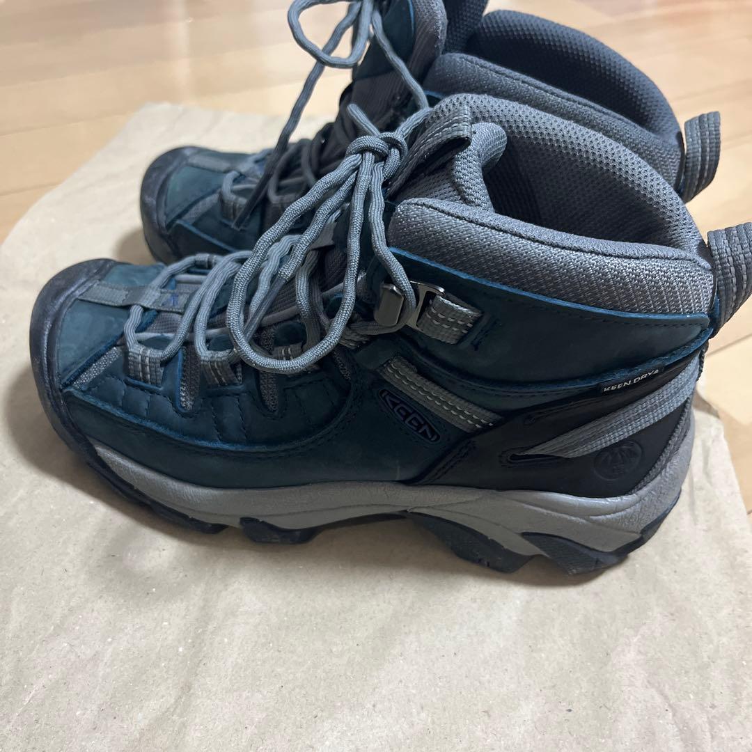 KEEN トレッキングシューズ アウトドアブーツの写真2枚目