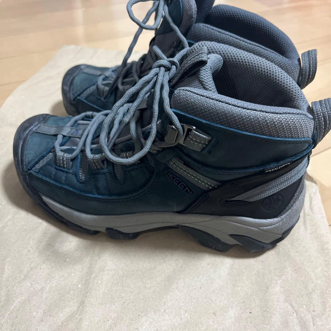 KEEN トレッキングシューズ アウトドアブーツの写真2枚目