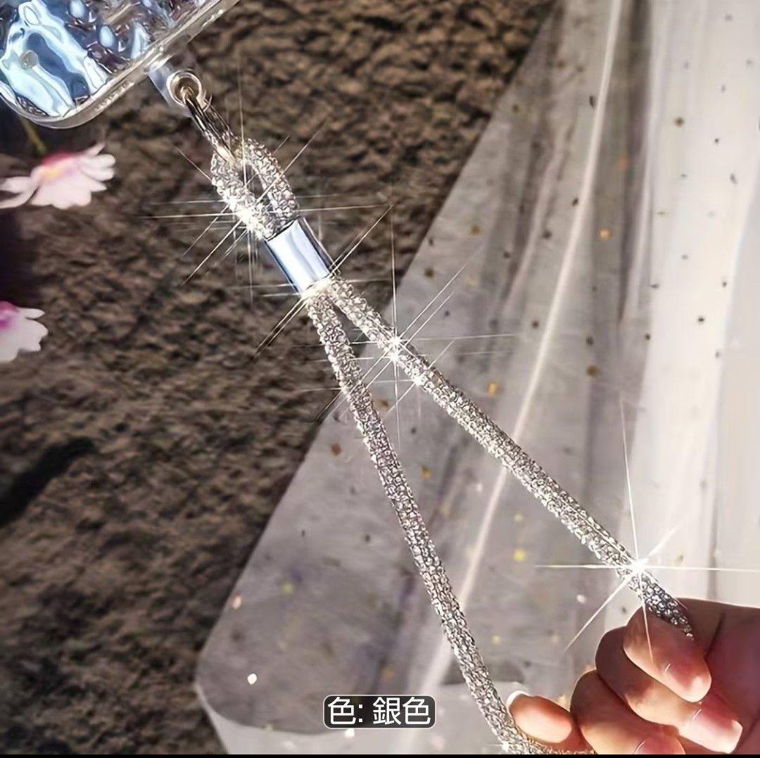 新品⭐️ラインストーン スマホストラップ　ホルダー付きの写真4枚目