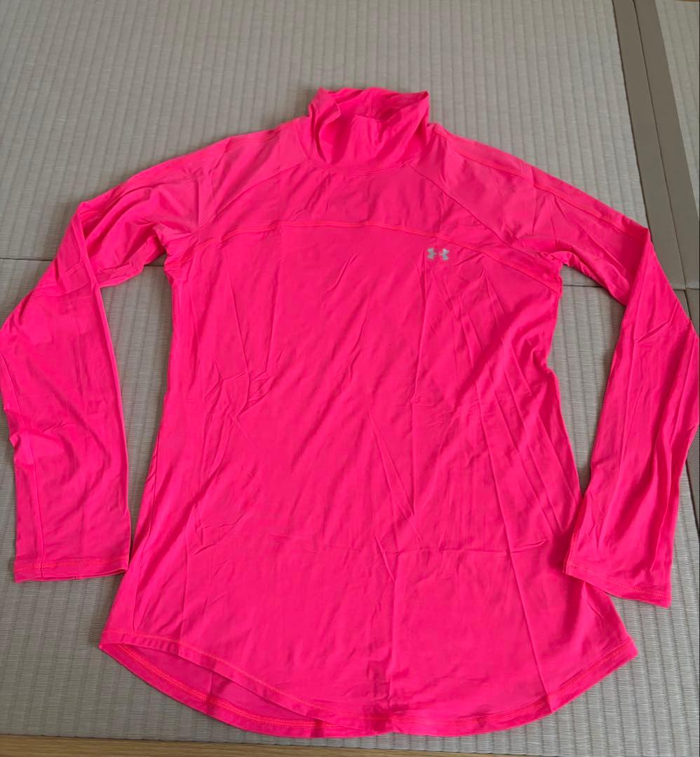 UNDER ARMOUR 長袖ハイネックシャツ ピンク