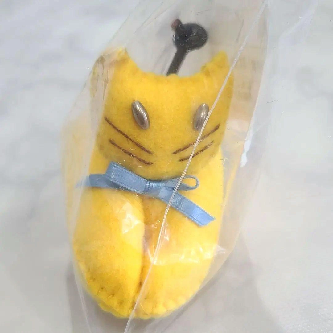 ネコ 赤 青 黄色 セットフェルト 工芸品 手作り 3匹 猫の写真4枚目