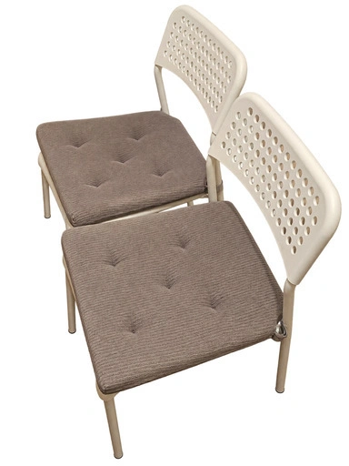 IKEA ADDE チェア2脚+JUSTINA チェアパッド2枚セットの写真2枚目