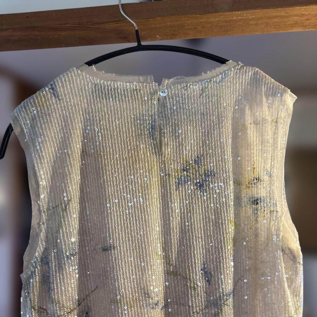 【最終値下げ】ZARA スパンコール ノースリーブ トップスの写真4枚目