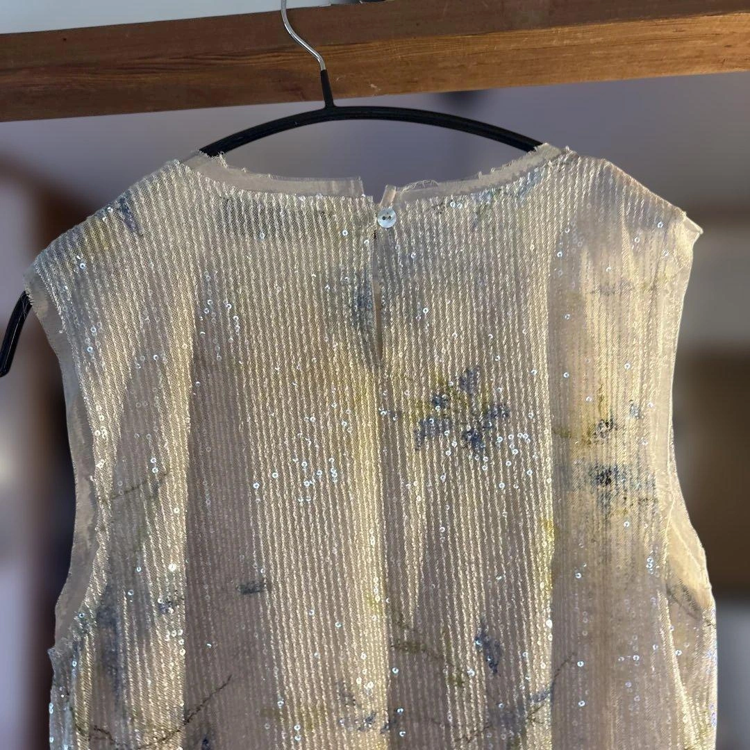 【最終値下げ】ZARA スパンコール ノースリーブ トップスの写真4枚目