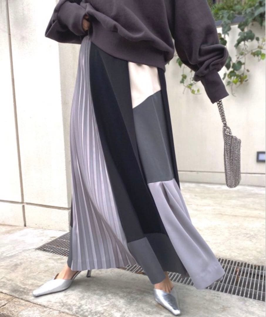 【値下げ】Ameri COLOR SCHEME SKIRT（ネット完売商品）の写真4枚目