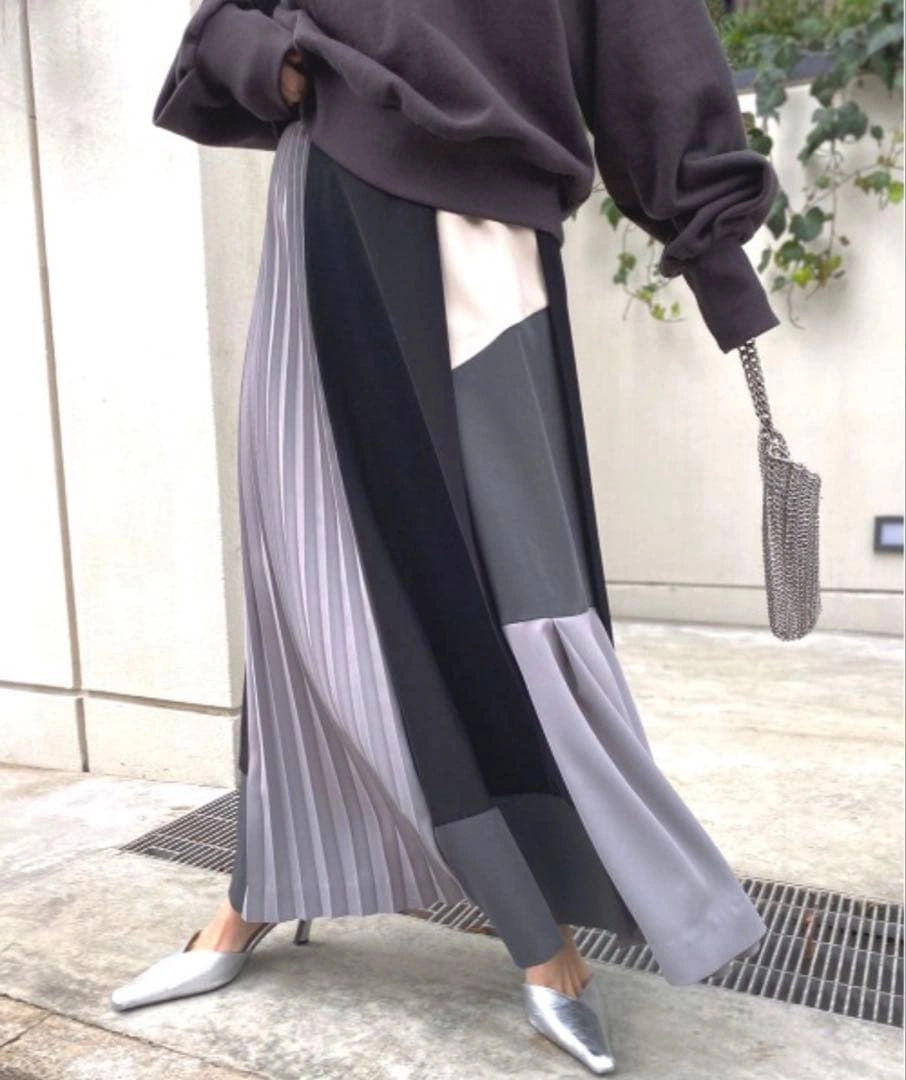 【値下げ】Ameri COLOR SCHEME SKIRT(ネット完売商品)の写真4枚目