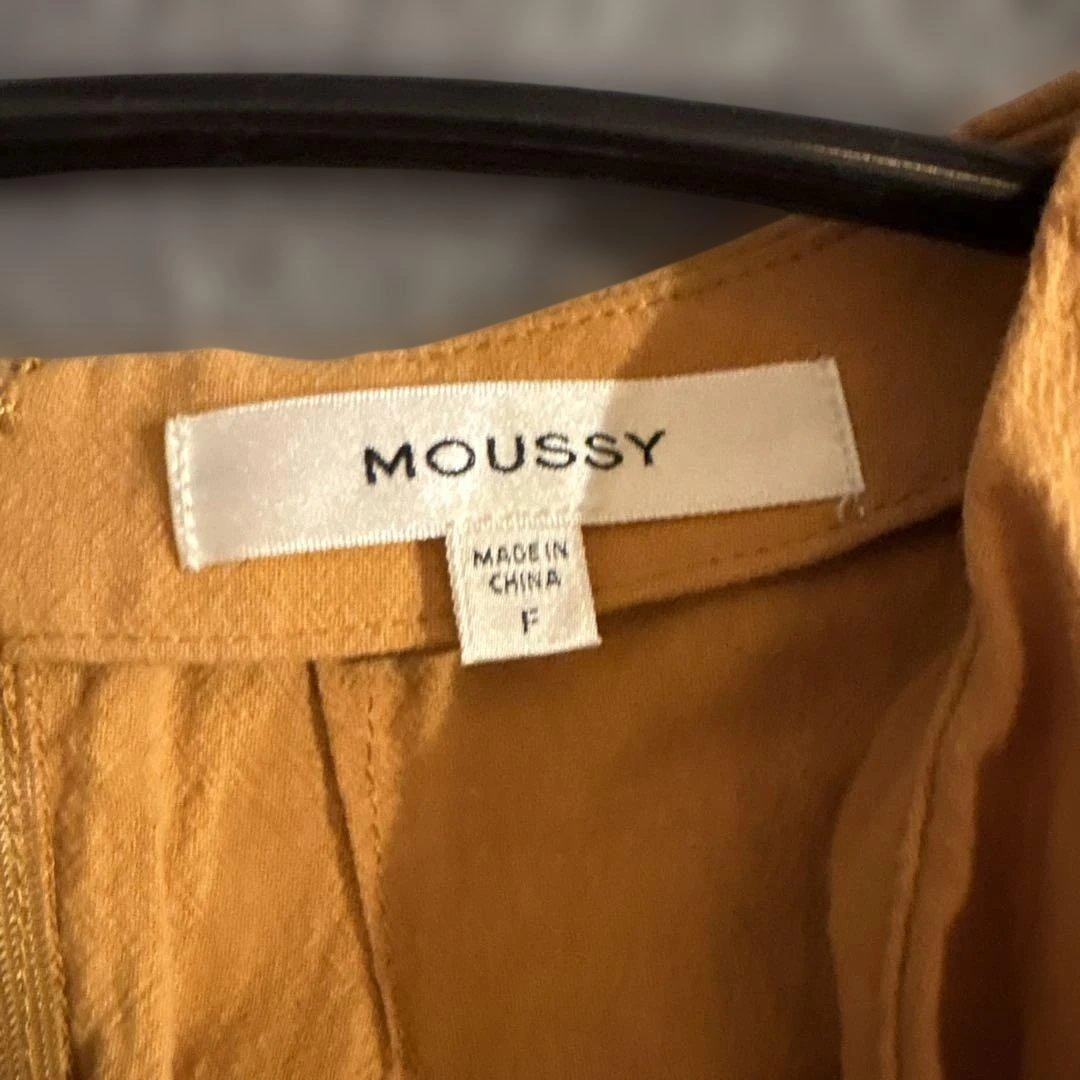 MOUSSY オープンショルダー トップス ブラウンの写真4枚目