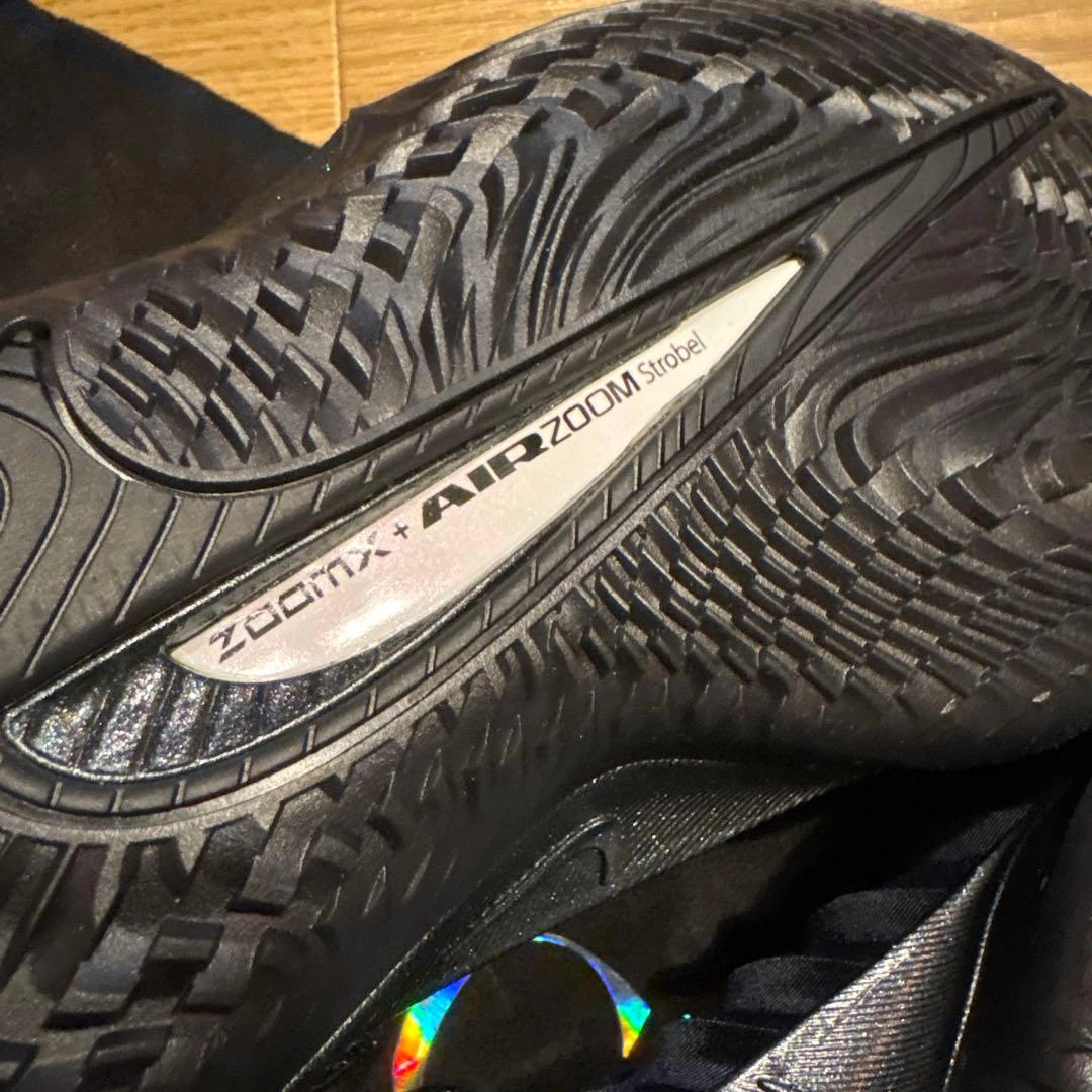 【値下げ】定価28,600円 NIKE G.T. カット 4 EP 黒 27cmの写真8枚目