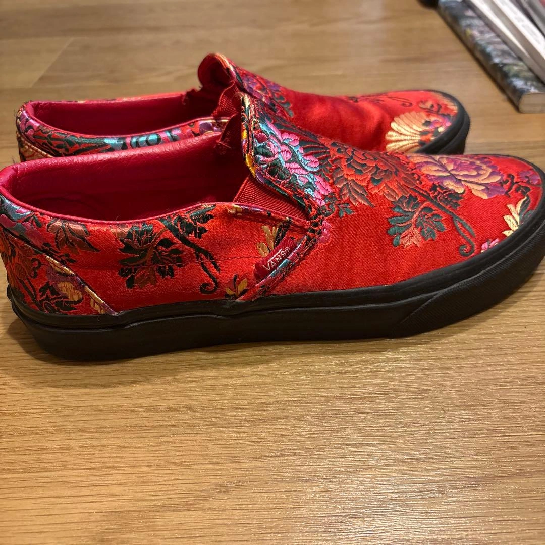 【最終値下げ】VANS スリッポン レッド 花柄 刺繍 26.5 良品の写真4枚目